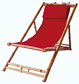 Klapp - Liegestuhl aus Bambus mit roten Polster