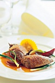 Taube mit jungem Lauch, Gericht im Restaurant "Meinl am Graben" in Wien