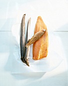 Geräucherte Aale, Makrelen und anderer Räucherfisch