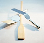 Wood and metal spatula turner