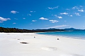 Strand in Australien, blauer Himmel, Landschaft.