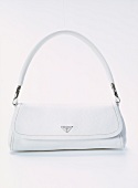 weiße Handtasche von Prada. 