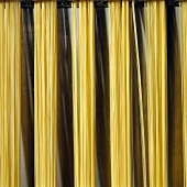 Teigwaren.  Sortierung von Spaghetti, Nudelproduktion Italien