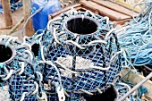 Reusen und Netze für den Fischfang in Irland