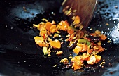 Curry, Gewürze, Knoblauch, Chili und Zitronengras braten,Step 1