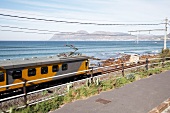 Südafrika, Eisenbahnstrecke an der False Bay, Muizenberg