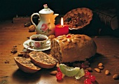 Buch der Kuchen und Torten: Tiroler Früchtebrot, weihnachtlich