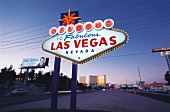 Schild bei der Einfahrt nach Las Vegas, Welcome, beleuchtet