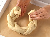 Kuchenparade, Ring aus Hefeteig formen