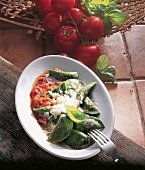 Ravioli und Lasagne, Steinpilz täschchen mit Tomatensauce, Parmesan