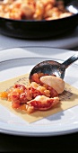 Ravioli und Lasagne, Fazzoletti Step 4: Füllung auf Teig geben