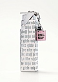 Parfum: "Travel Eau de Parfum" von Juicy Couture, silber mit Text