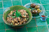 Orientküche, Auberginen-SesamDip mit Koriander, grüne Oliven