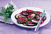 Orientküche, Auberginen- scheiben mit Granatapfel, Petersilie