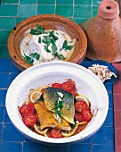 Orientküche, Fisch-Tajine m. Tomaten u. Mandeln, Fisch mit Tahina