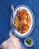 Wok, Eier-Reis mit Schweinefleisch und Zwiebeln