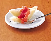 Nudeldiät, Melone mit Schinken auf Teller