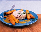 Vegetarisch, scharfe Schmormöhren in Erdnusssauce mit Reis