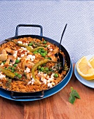 Vegetarisch, Pilz-Paella mit Feta, Peperoni, Erbsen