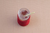 Sushi-Bar, Zitrusgrüner Tee mit 1 Löffel, umwickeltes Glas