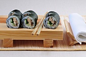 Sushi-Bar, 6 Futo-Maki mit Pilzen, Räuchertofu und Gurken