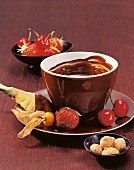 Love, Schokoladenfondue "Süßes Früchtchen", Erdbeeren, Physalis