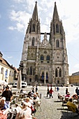 Tourists at Regensburg Cathedral, Regensburg, Bavaria, Germany