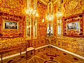 St. Petersburg: Zarskoje Selo, Bern- steinzimmer, Gemälde, prunkvoll