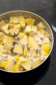 Cooking mixture for quince soup in pan