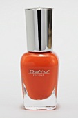 Nagellack: "Nr.112", orangefarben, close-up