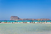 Griechenland: Insel Gramvoussa, Sand strand, Touristen, Meerblick