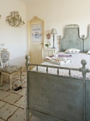 Toskana, Schlafzimmer in Pastell- tönen im Landhotel Cavoleto
