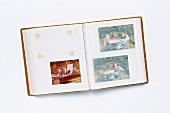Fotoalbum mit Familienbildern, 1Foto wurde entfernt, Lücke, Fotoecken