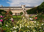 Paris: Palais Royal, Fassade, Park.
