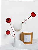 organisch geformte Vase von der Porzellanmacherin Katy Jung