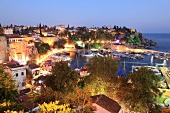 Antalya: Altstadt, Hafen, Boote, abends, Lichter