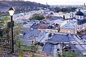 Salzburg, Blick auf die Neustadt mit Dreifaltigkeitskirche