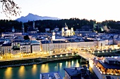 Salzburg, Blick auf den Rudolfskai an der Salzach