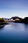 Salzburg, Blick über die Salzach auf die Altstadt