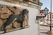 Kroatien: Hvar, Gebäude, geflügelter Löwe