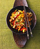 Expresskochen: Gemüse-Nudeln mit Tofu