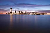 New York: Skyline von New Jersey am Abend