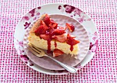 Cheesecake with fresh strawberries