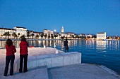 Kroatien: Split, Promenade Riva, abends, Vollmond