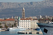 Kroatien: Dalmatien, Adria, Altstadt und Faehrhafen