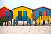 bunte Strandhäuser in Kapstadt, Südafrika