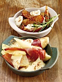 Raclette u. Fondue, Obst mit Schinken, Pflaumen m. Ziegenkäse