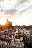 Spanien, Madrid, neoklassizistische Häuser, Abenddämmerung