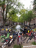 Amsterdam, Stadtzentrum, Gracht, Fahrräder