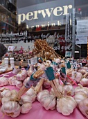 Garlic bulbs tied together outside De Sperwer, De Pijp, Gerard Doustraat 226, Amsterdam